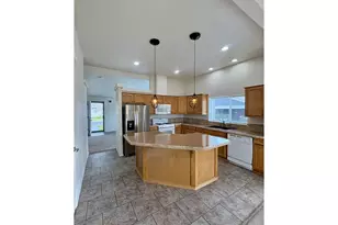 167 Village Dr, Cottage Grove, OR 97424 - Photo 9