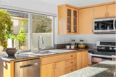 1764 Bonniebrae Dr, Lake Oswego, OR 97034 - Photo 15