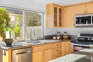 1764 Bonniebrae Dr, Lake Oswego, OR 97034 - Photo 15