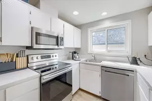 21645 SW Lois St, Beaverton, OR 97003 - Photo 13