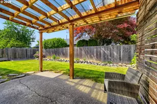 21645 SW Lois St, Beaverton, OR 97003 - Photo 25