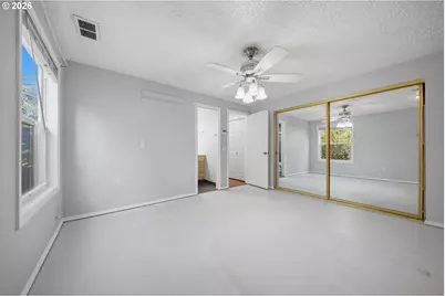 9509 NE Ferngrove St, Vancouver, WA 98664 - Photo 11