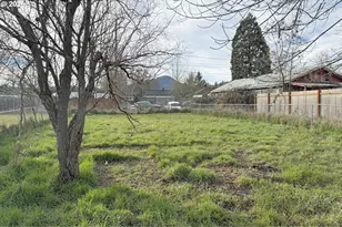 660 E 32nd Ave, Eugene, OR 97405 - Photo 3