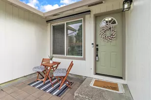 812 SW Cypress St, McMinnville, OR 97128 - Photo 5