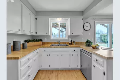 812 SW Cypress St, McMinnville, OR 97128 - Photo 13