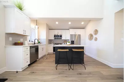 12246 Meadowlawn Dr, Oregon City, OR 97045 - Photo 7