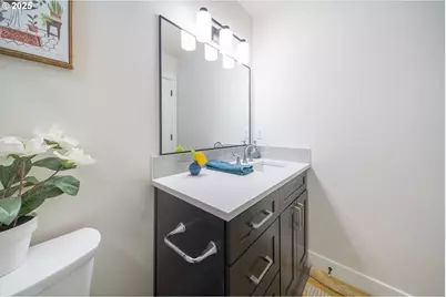 12246 Meadowlawn Dr, Oregon City, OR 97045 - Photo 11