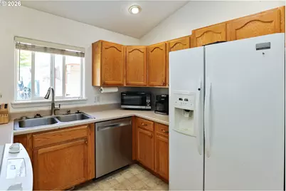 953 W 17th Ave, Junction City, OR 97448 - Photo 17