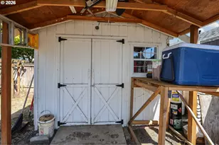 953 W 17th Ave, Junction City, OR 97448 - Photo 19