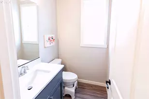 4910 Armstrong Ave NE, Salem, OR 97305 - Photo 9