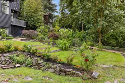 1941 SW Montgomery Pl, Portland, OR 97201 - Photo 39