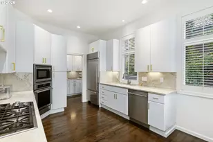 1941 SW Montgomery Pl, Portland, OR 97201 - Photo 15