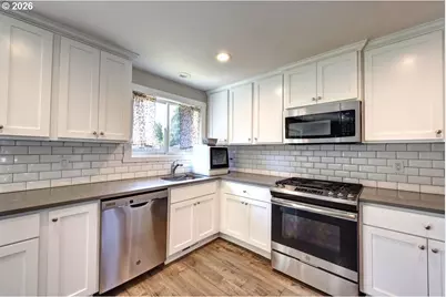 42186 Bagley Ln, Astoria, OR 97103 - Photo 9
