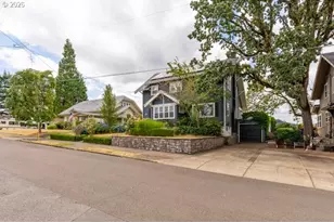 909 Center St, Oregon City, OR 97045 - Photo 5