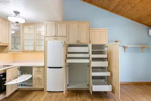 7734 SW Barnes Rd, Portland, OR 97225 - Photo 13
