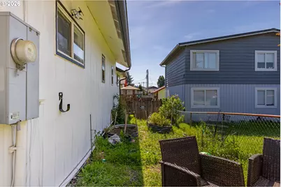 420 Willow St, Myrtle Point, OR 97458 - Photo 5