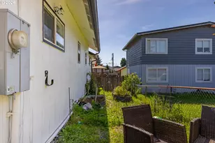 420 Willow St, Myrtle Point, OR 97458 - Photo 5