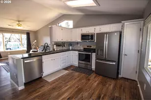 312 S Magnolia St, Cornelius, OR 97113 - Photo 7