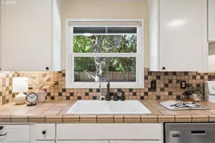 11905 SW Douglas St, Portland, OR 97225 - Photo 17
