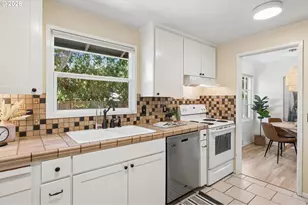 11905 SW Douglas St, Portland, OR 97225 - Photo 15