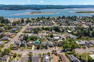 2557 Liberty St, North Bend, OR 97459 - Photo 11