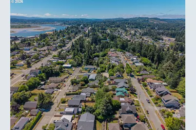 2557 Liberty St, North Bend, OR 97459 - Photo 47