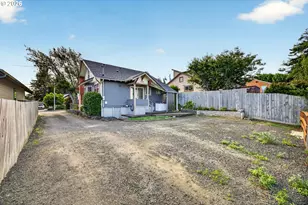2557 Liberty St, North Bend, OR 97459 - Photo 41