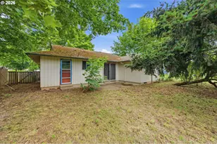 13137 SE Francis St, Portland, OR 97236 - Photo 3