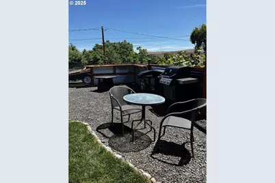 475 Burnham Ave, Maupin, OR 97037 - Photo 23