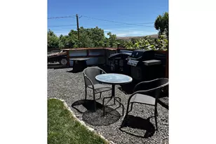 475 Burnham Ave, Maupin, OR 97037 - Photo 23