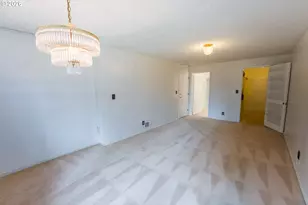 13039 NE Schuyler St, Portland, OR 97230 - Photo 23