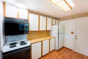 13039 NE Schuyler St, Portland, OR 97230 - Photo 15