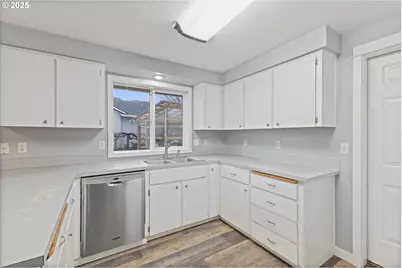 1997 SW Oleander Ct, McMinnville, OR 97128 - Photo 11