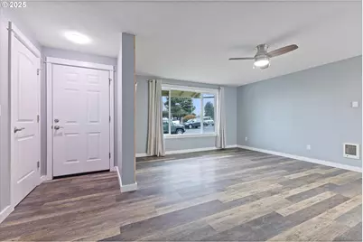 1997 SW Oleander Ct, McMinnville, OR 97128 - Photo 7