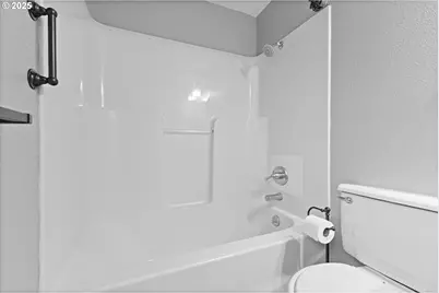 1997 SW Oleander Ct, McMinnville, OR 97128 - Photo 19