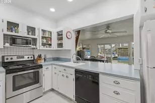 535 NE Bridgeton Rd, Portland, OR 97211 - Photo 19