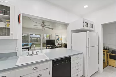 535 NE Bridgeton Rd #5, Portland, OR 97211 - Photo 15