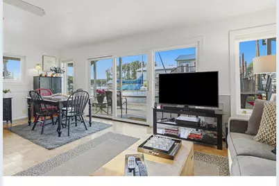 535 NE Bridgeton Rd #5, Portland, OR 97211 - Photo 3