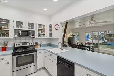 535 NE Bridgeton Rd #5, Portland, OR 97211 - Photo 31