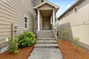 1487 NE Four Seasons Dr, Roseburg, OR 97470 - Photo 7
