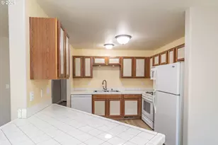 1487 NE Four Seasons Dr, Roseburg, OR 97470 - Photo 11