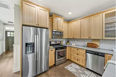 7955 N Courtenay Ave, Portland, OR 97203 - Photo 5