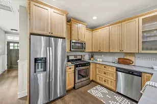 7955 N Courtenay Ave, Portland, OR 97203 - Photo 5
