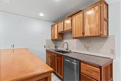233 Howard Ave, Eugene, OR 97404 - Photo 23