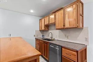 233 Howard Ave, Eugene, OR 97404 - Photo 23