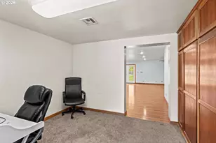 233 Howard Ave, Eugene, OR 97404 - Photo 17