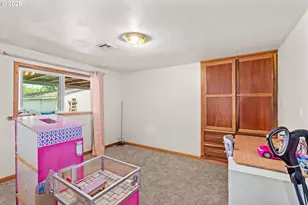233 Howard Ave, Eugene, OR 97404 - Photo 13