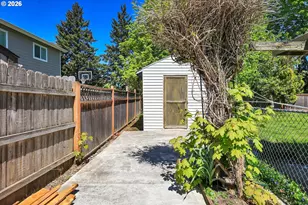 19995 SW York St, Beaverton, OR 97003 - Photo 29