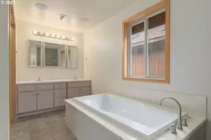 15755 Hwy 36, Deadwood, OR 97430 - Photo 33