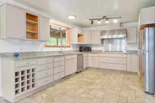 15755 Hwy 36, Deadwood, OR 97430 - Photo 25